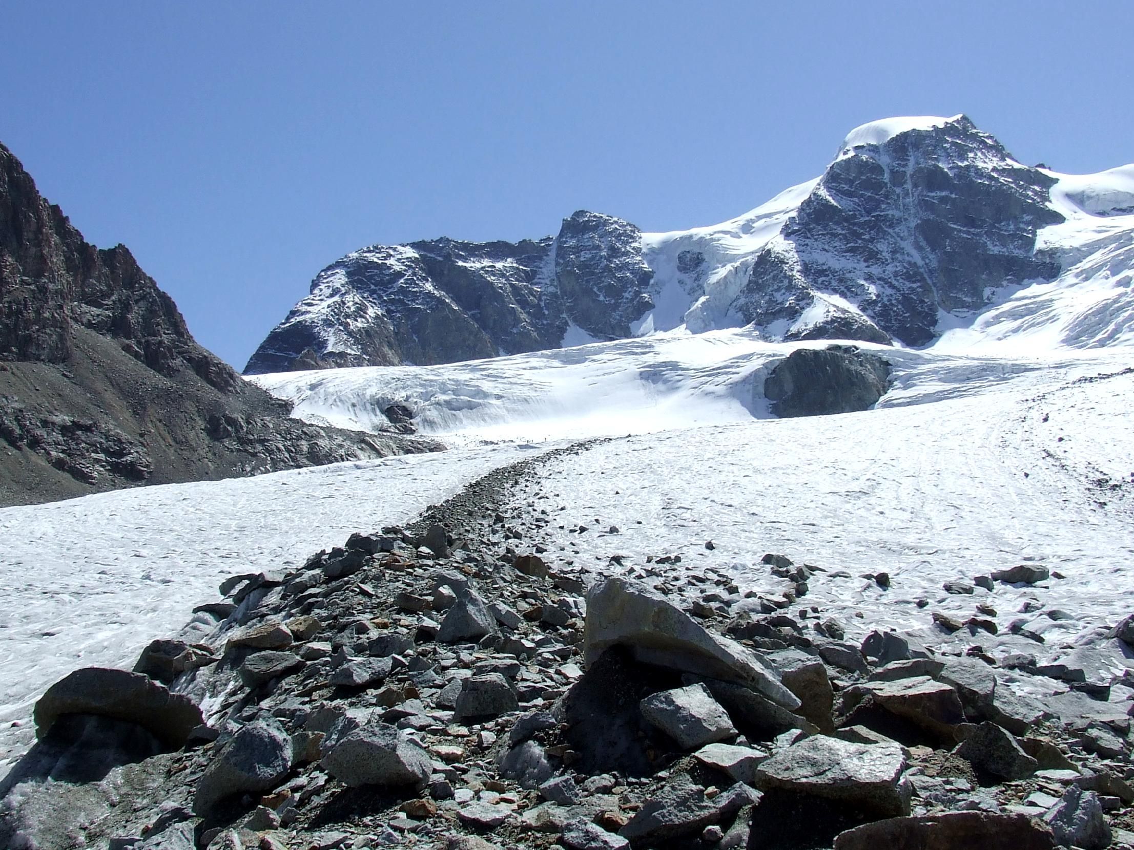 Zwei Vorarlberger verunglückten am 3.606 Meter hohen Piz Cambrena. Zwei Vorarlberger verunglückten am 3.606 Meter hohen Piz Cambrena.