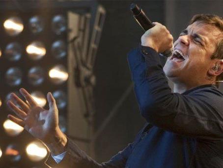 Robbie Williams gibt ein Konzert in Linz.