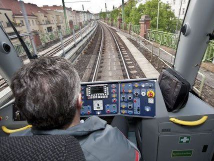 Seit 25 Jahren ist die Linie U6 in Wien unterwegs. Seit 25 Jahren ist die Linie U6 in Wien unterwegs.