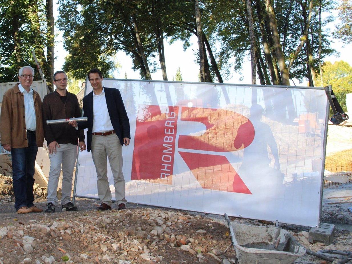 Legten den Grundstein für den "Wohnpark am Bodensee": Bürgermeister Michael Simma, Architekt Jörg Tiefenthaler und Tobias Vonach, Leitung Immobilien Rhomberg Bau.