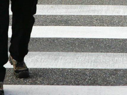 Helle Kleidnug im Sraßenverkehr kann Unfälle vermeiden. Helle Kleidnug im Sraßenverkehr kann Unfälle vermeiden.