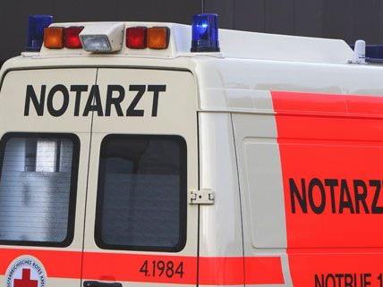Auf einem Parkplatz in Hollabrunn wurde eine Frau schwerverletzt.