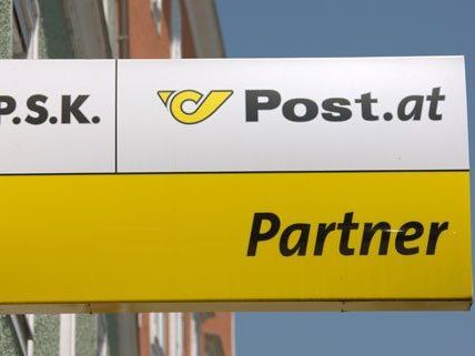 Zur Weihnachtszeit hat die Post länger geöffnet. Zur Weihnachtszeit hat die Post länger geöffnet.