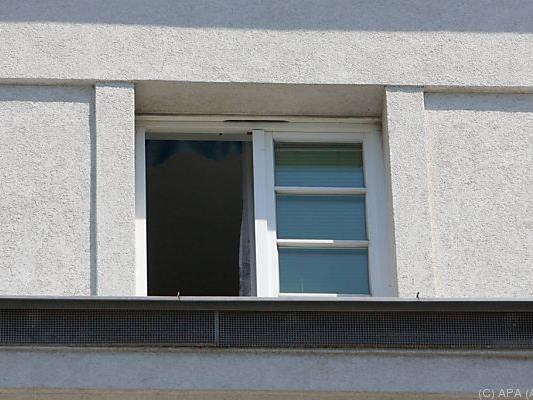 Fenstersturz könnte Suizidversuch gewesen sein