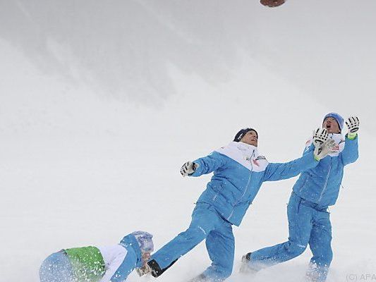 Stattdessen bietet sich eine Partie Football an Stattdessen bietet sich eine Partie Football an