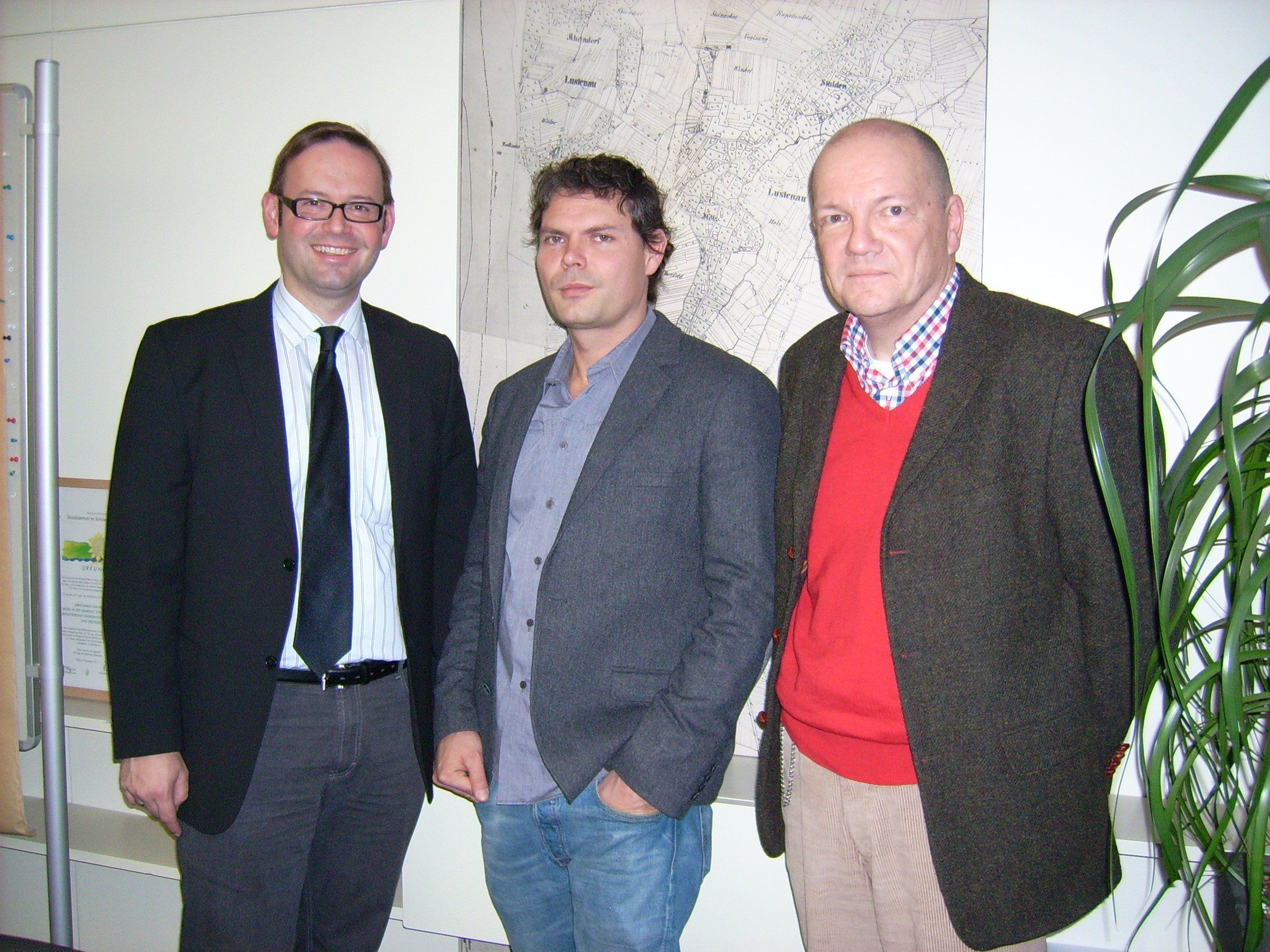 Kulturreferent Daniel Steinhofer mit den Archivaren Oliver Heinzle und Dr. Wolfgang Scheffknecht (v.l.) Kulturreferent Daniel Steinhofer mit den Archivaren Oliver Heinzle und Dr. Wolfgang Scheffknecht (v.l.)