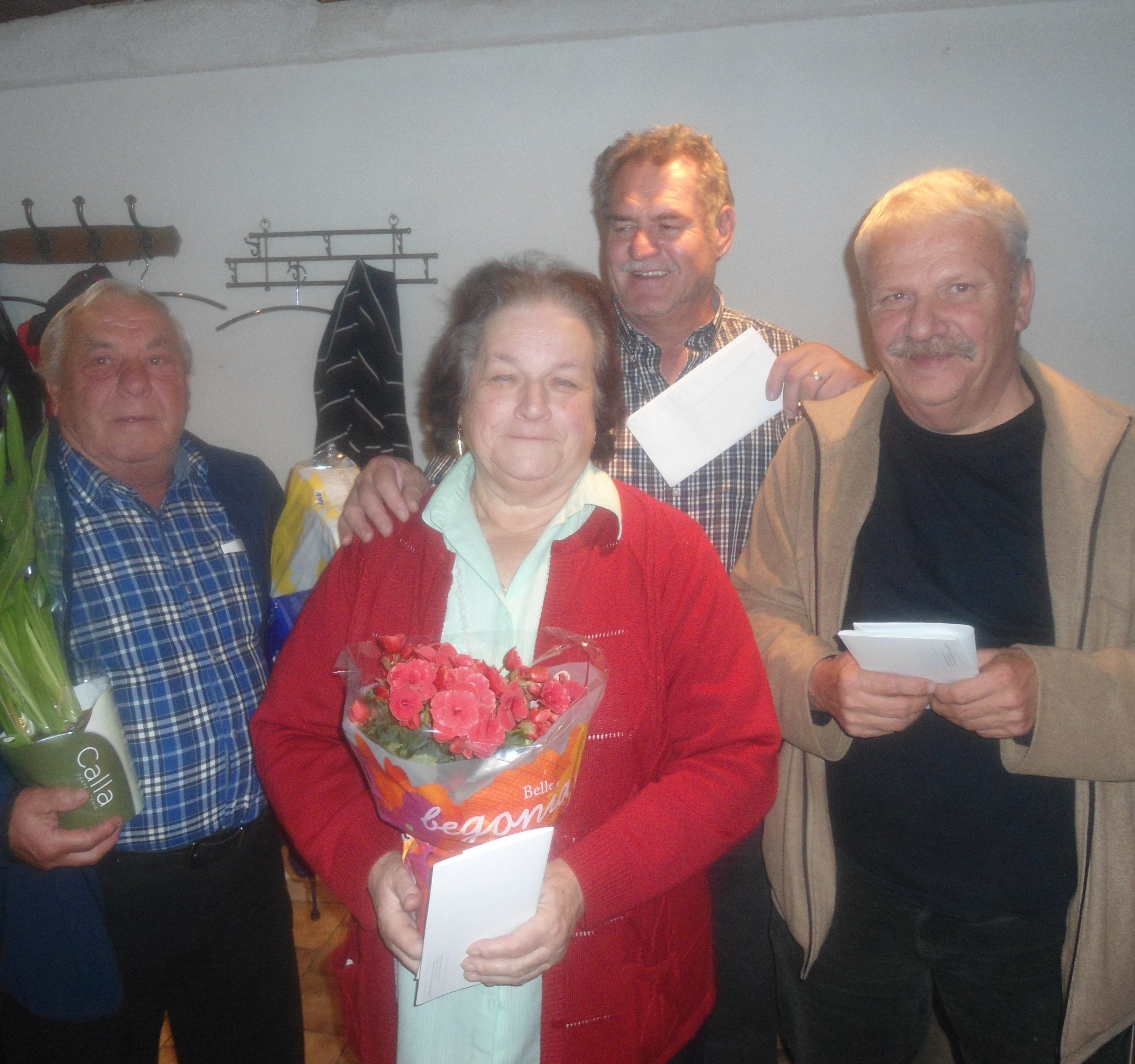 Jassspass im Sternen: Beutelmayr, Albrecher, Schnell und Bachmann (v.l.). Jassspass im Sternen: Beutelmayr, Albrecher, Schnell und Bachmann (v.l.).