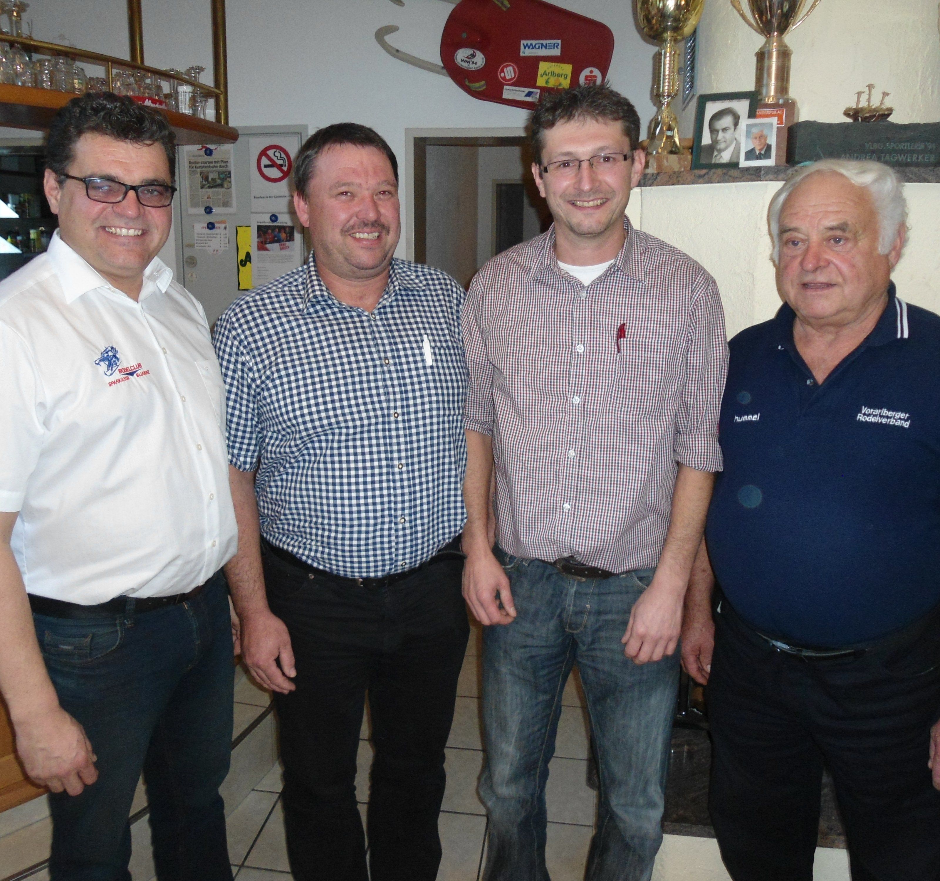 Die neuen Rodel-Kampfrichter mit Tagwerker Helmut und Arthur. Die neuen Rodel-Kampfrichter mit Tagwerker Helmut und Arthur.