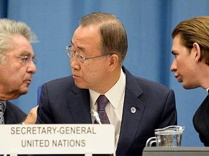 (v.l.) BP Heinz Fischer, UNO-Generalsekretär Ban Ki-moon und AM Sebastian Kurz bei der UNO-Konferenz in Wien