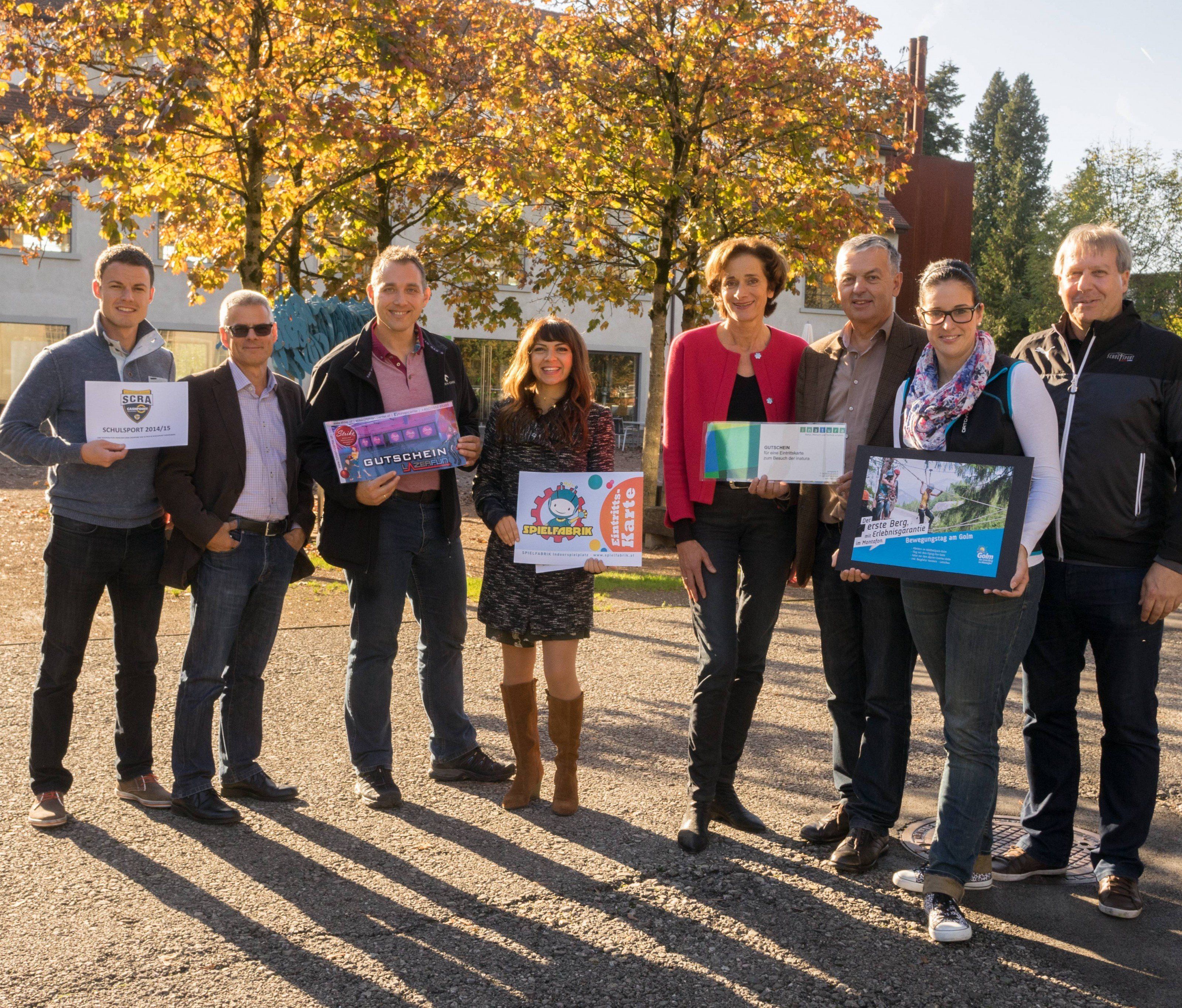 Der Schulsport ist für viele Unternehmen und Spitzenklubs sehr wichtig. Der Schulsport ist für viele Unternehmen und Spitzenklubs sehr wichtig.