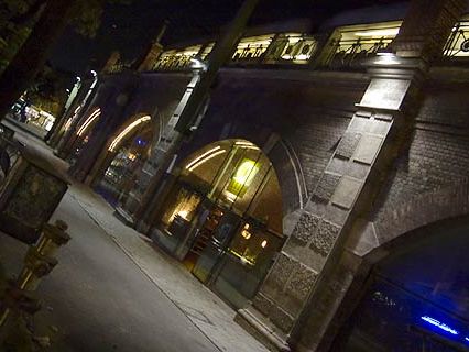 13-Jähriger droht mit Pistole in Wien Alsergrund 13-Jähriger droht mit Pistole in Wien Alsergrund