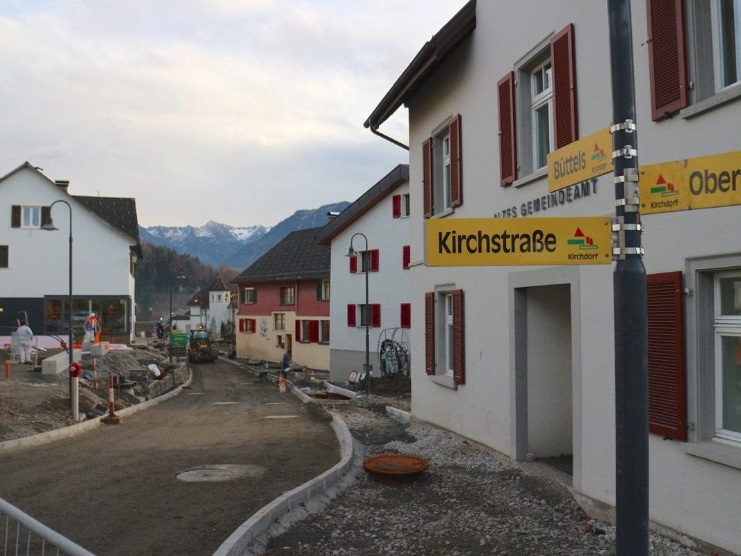 In der ersten Dezemberwoche enden die Kanalbauarbeiten an der Gemeindestraße „Büttels“ und am Sigburgweg im Unterdorf. In der ersten Dezemberwoche enden die Kanalbauarbeiten an der Gemeindestraße „Büttels“ und am Sigburgweg im Unterdorf.