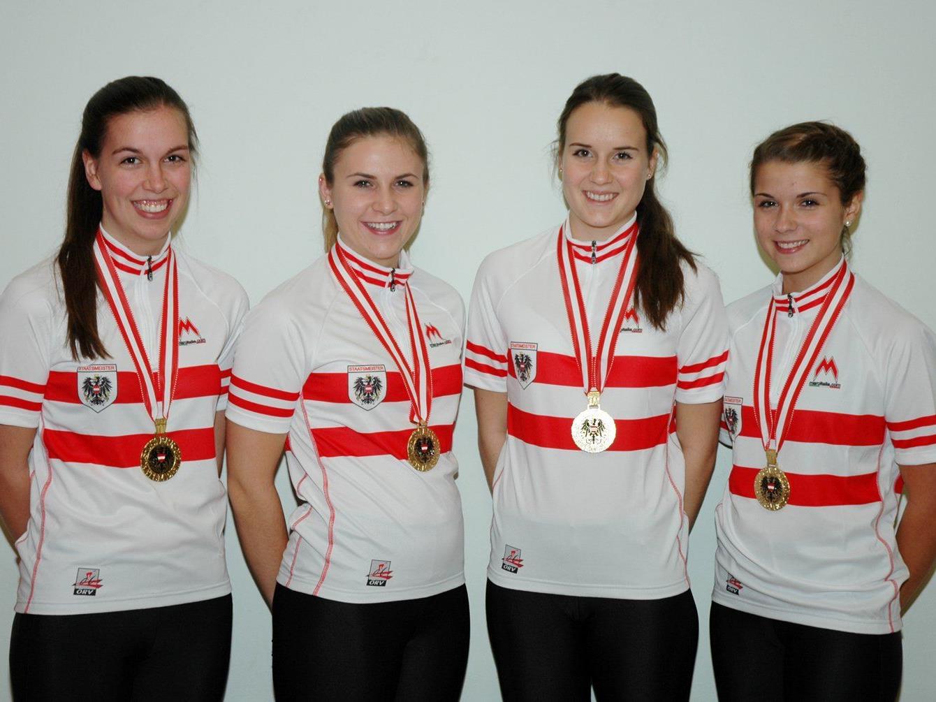 Das erfolgreiche Damen 4er Kunstrad-Team der Damen des ÖAMTC Radsportvereins Hohenems.
