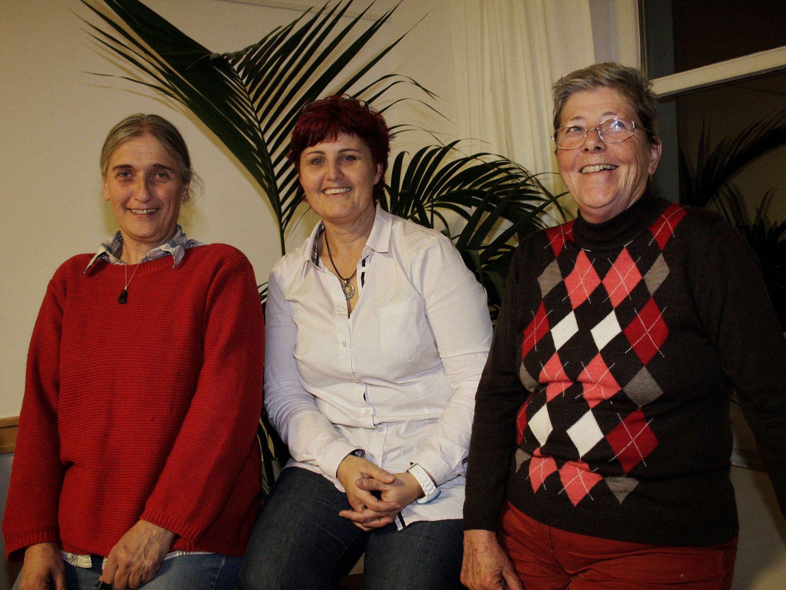 Anprechpartnerinnen für das Vorderland: Maria Spettel und Herta Mangeng (v.l.), für die Region Feldkirch Erika Schmidt (r.). Anprechpartnerinnen für das Vorderland: Maria Spettel und Herta Mangeng (v.l.), für die Region Feldkirch Erika Schmidt (r.).