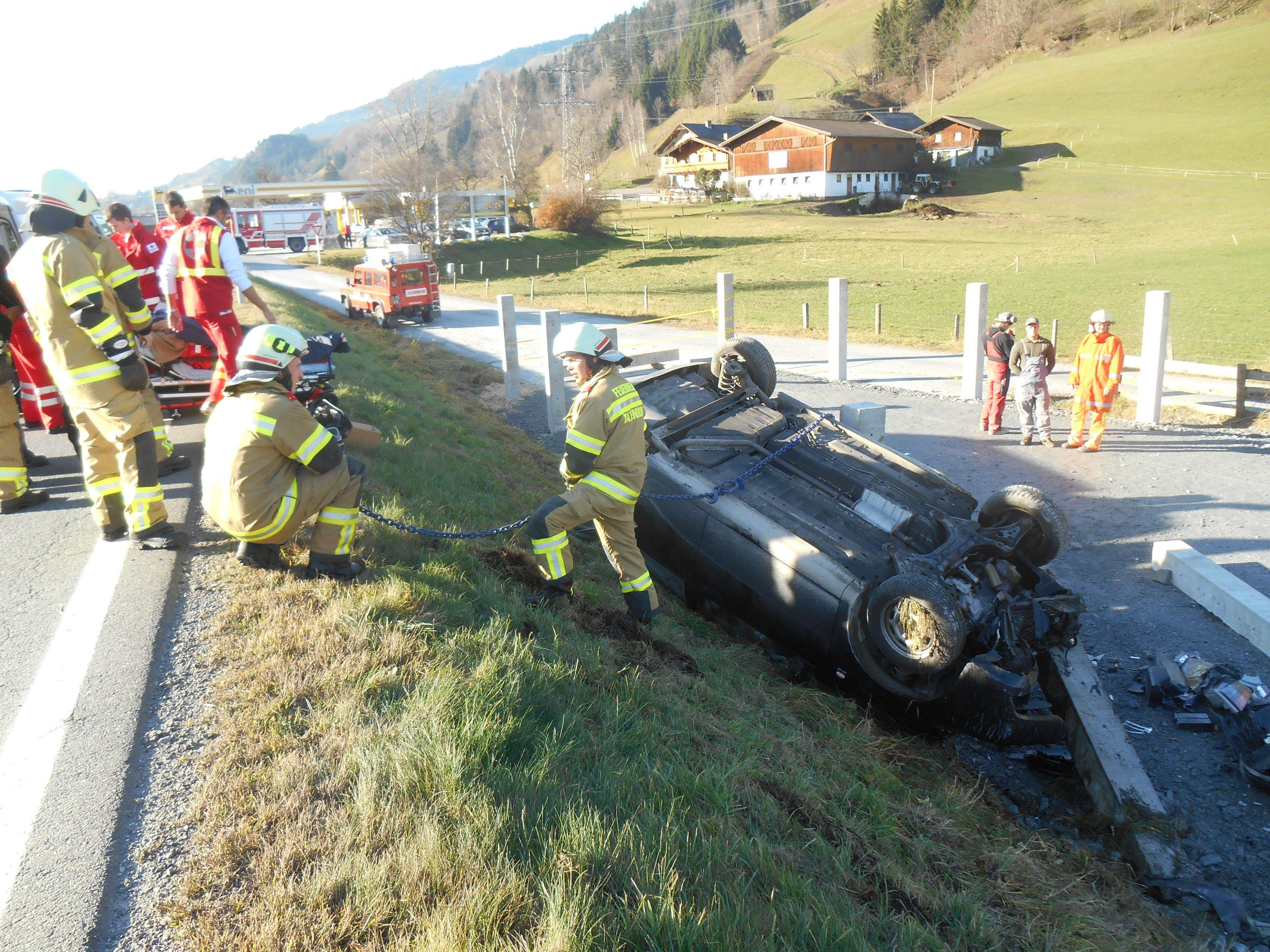 Bei Taxenbach kam es am Freitag auf der Pinzgauer Bundesstraße zu einem Pkw-Überschlag.