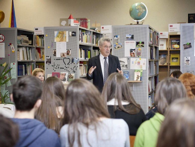 Ein Bundespräsident in der Schule. Ein Bundespräsident in der Schule.