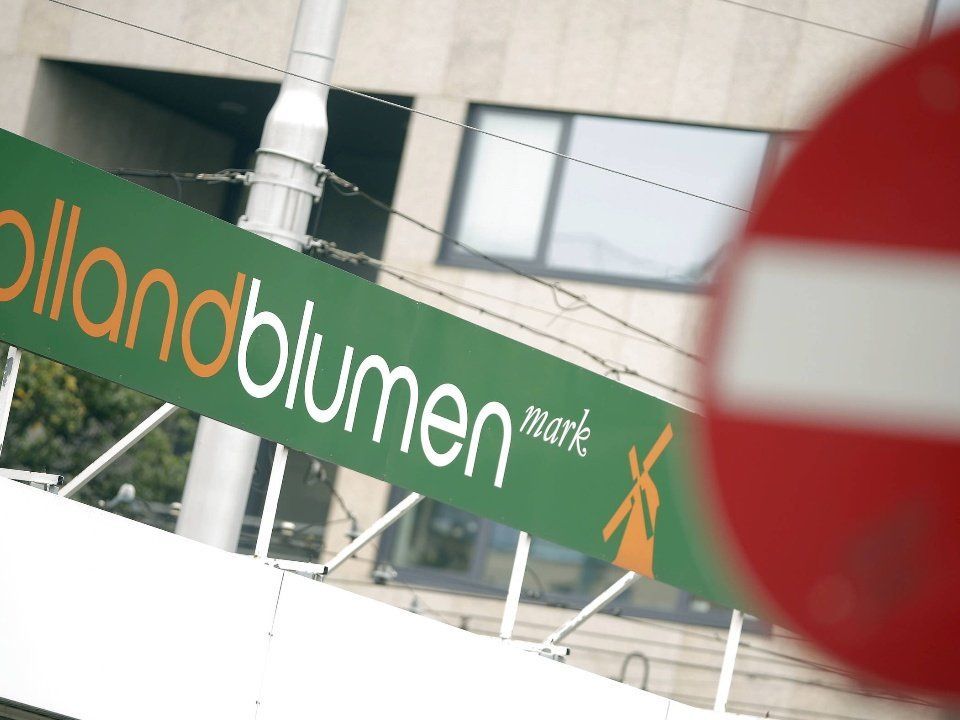 Holland Blumen Mark wurde zerschlagen. Holland Blumen Mark wurde zerschlagen.