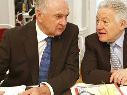 Die Länder beschlossen am Dienstag ein gemeinsames Vorgehen in der Asylpolitik. Die Länder beschlossen am Dienstag ein gemeinsames Vorgehen in der Asylpolitik.