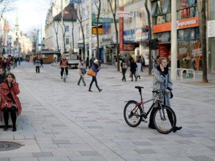 Die Fußgängerzone auf der Mahü ist fertiggestellt. Die Fußgängerzone auf der Mahü ist fertiggestellt.