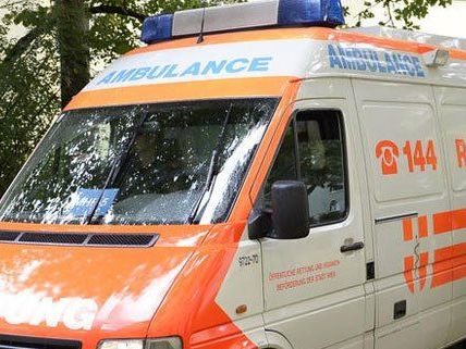 Der Arbeiter schwebt in Lebensgefahr. Der Arbeiter schwebt in Lebensgefahr.