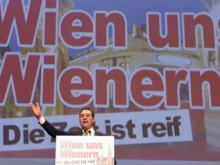 HC Strache beim Parteitag der FPÖ in Wien. HC Strache beim Parteitag der FPÖ in Wien.