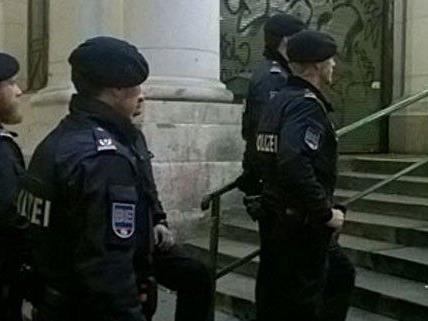 Großrazzia gegen mutmaßliche Jihadisten in Wien, Graz und Linz