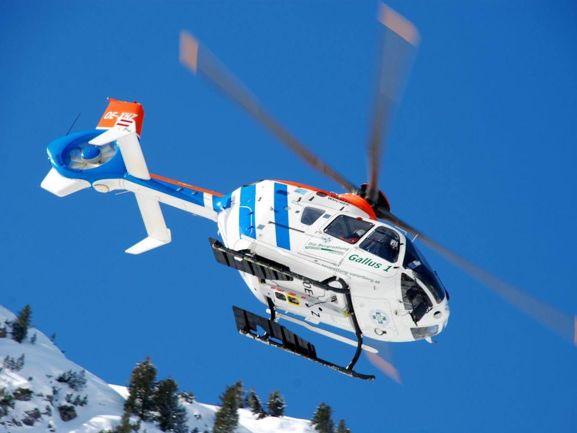 Mit Beginn der Skisaison am Arlberg steht der Notarzthubschrauber Gallus 1 wieder für Einsätze auf den Pisten des Landes bereit.