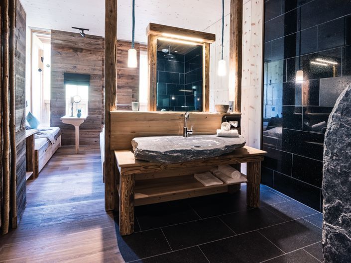 Im Herbst eröffnete das wohl lässigste Hotel der Alpen: mama thresl. Im Herbst eröffnete das wohl lässigste Hotel der Alpen: mama thresl.