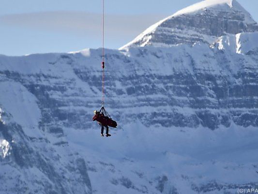 Siebenhofer nach Sturz mit Hubschrauber geborgen Siebenhofer nach Sturz mit Hubschrauber geborgen
