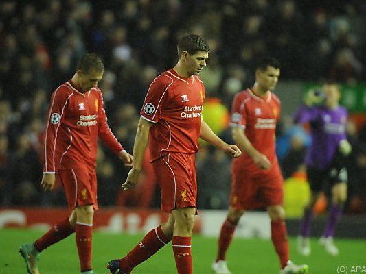 Hängende Köpfe der "Reds" an der Anfield Road Hängende Köpfe der "Reds" an der Anfield Road
