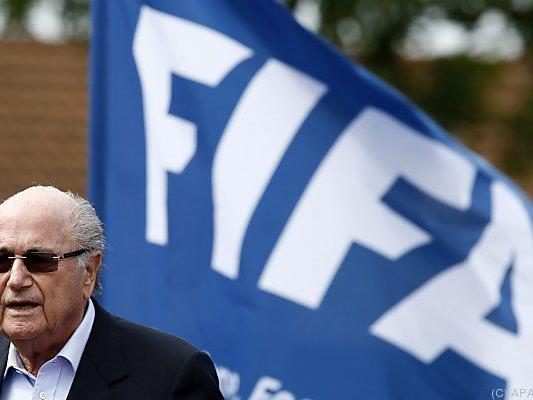 Blatters Konto nun offenes Buch