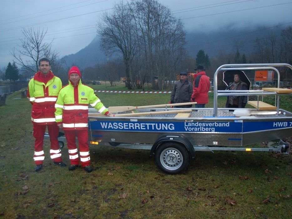 Die Vorstellung der Hochwasserboote und eine Nikolausbesuch waren die Highlights am Hosensee.