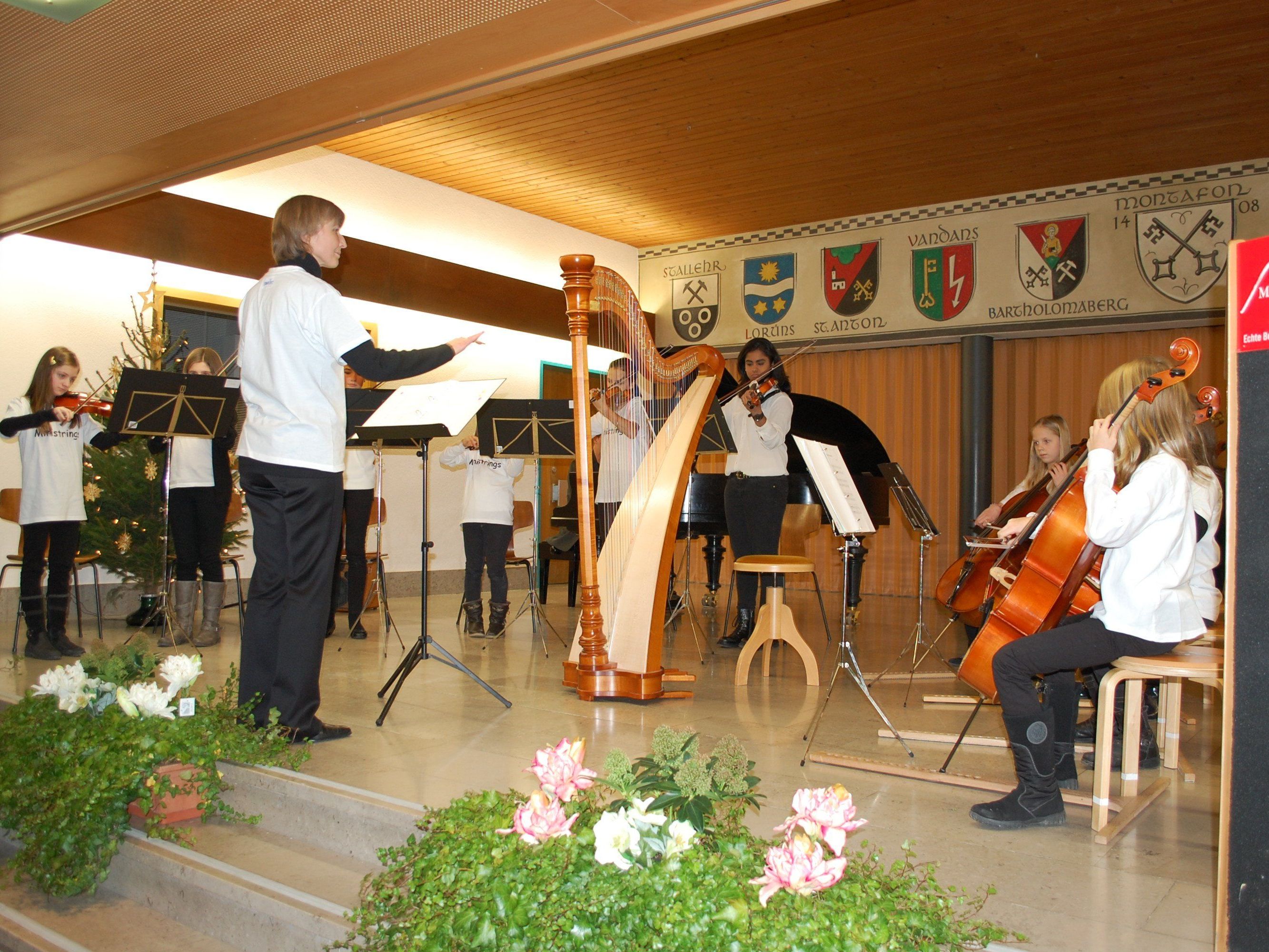 Ob als Duos oder Ensembles, jeder hatte seinen großen Auftritt beim Musikschulkonzert. Ob als Duos oder Ensembles, jeder hatte seinen großen Auftritt beim Musikschulkonzert.