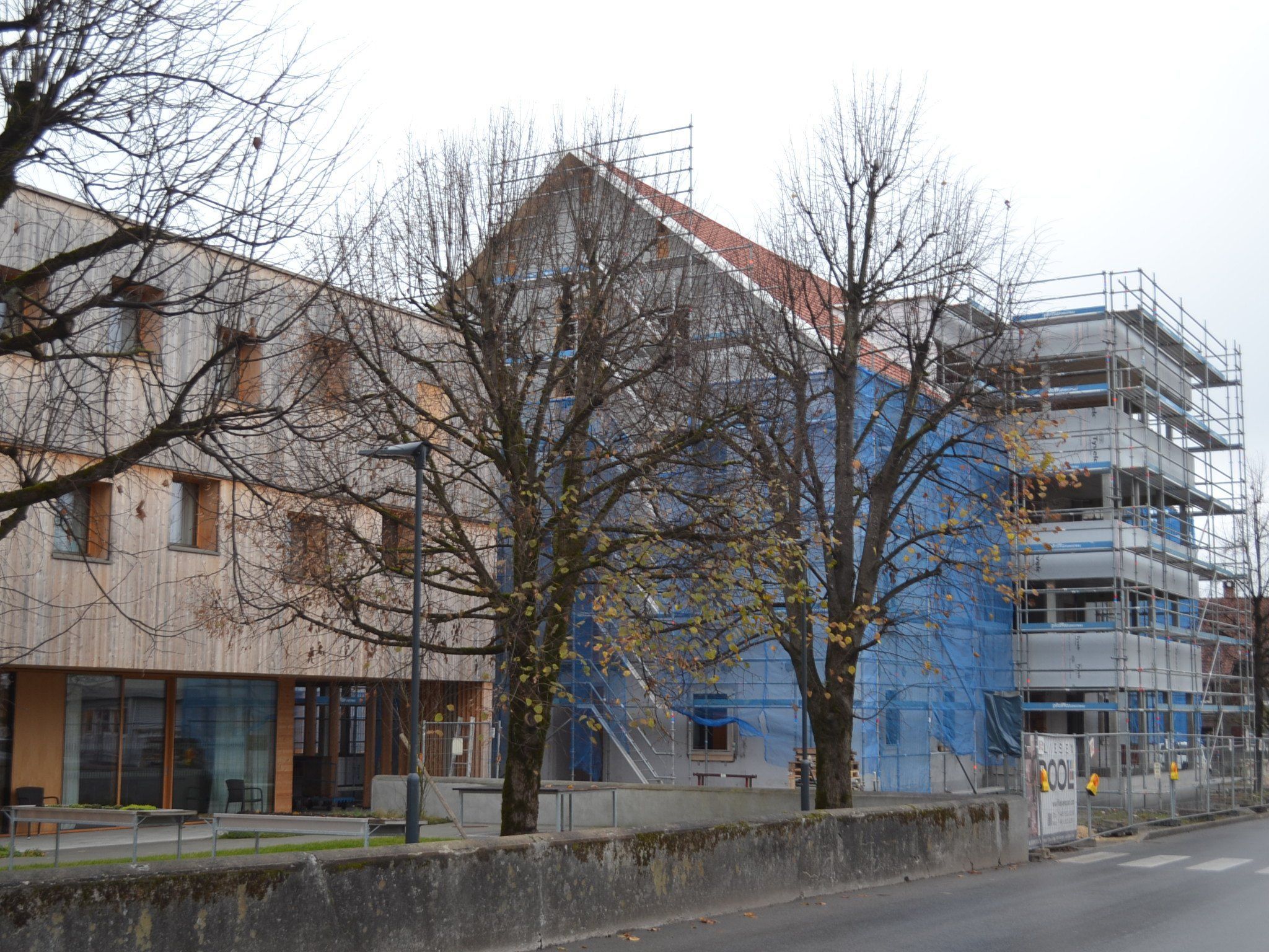 Das künftige Erscheinungsbild des „Haus 1“ ist bereits erkennbar. Das künftige Erscheinungsbild des „Haus 1“ ist bereits erkennbar.