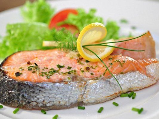 Superschnell, supergut: Lachssteaks mit Zitronenvinaigrette Superschnell, supergut: Lachssteaks mit Zitronenvinaigrette