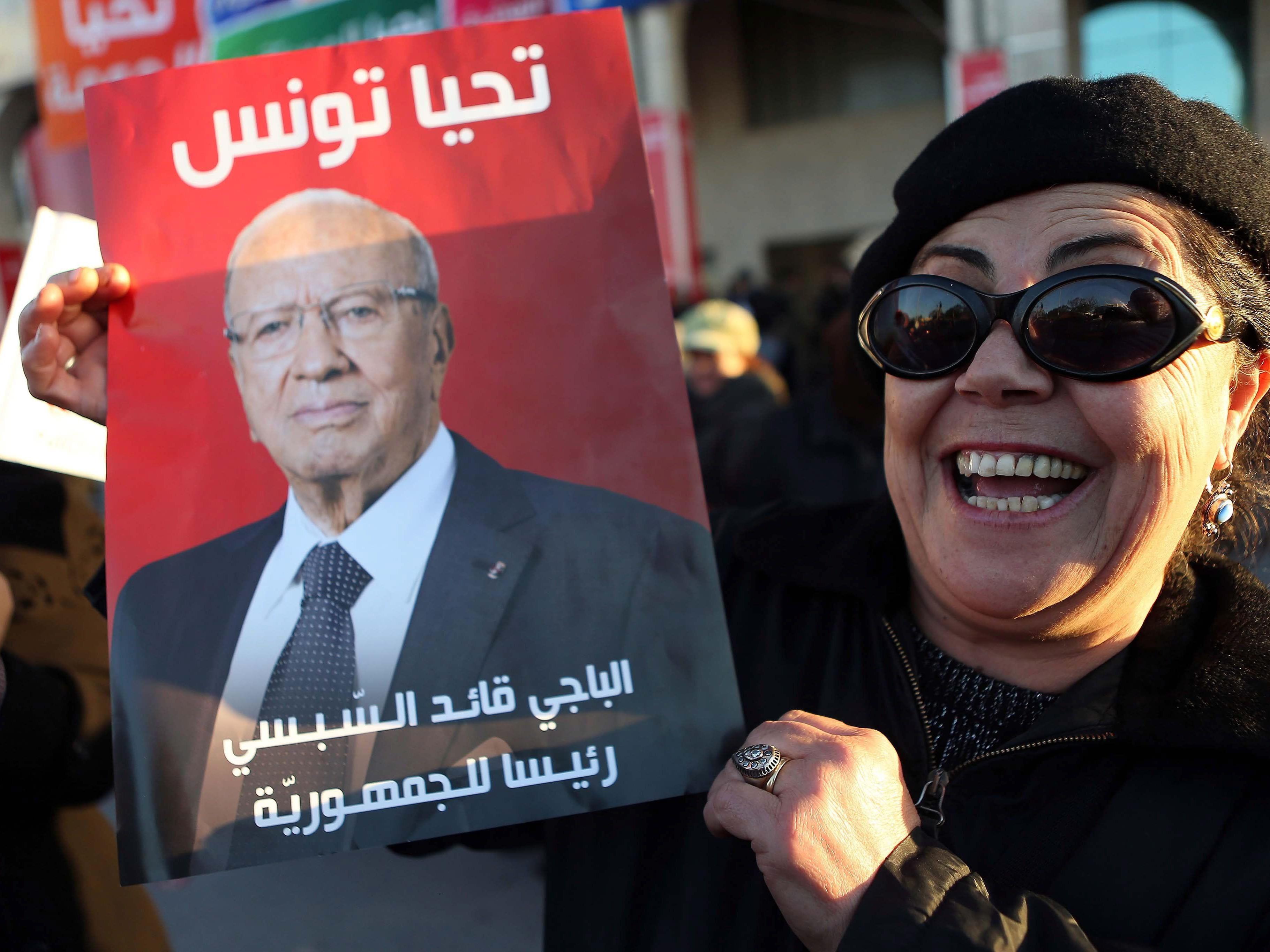 Essebsi geht auf Gegner zu und will "Präsident aller Tunesier" sein.