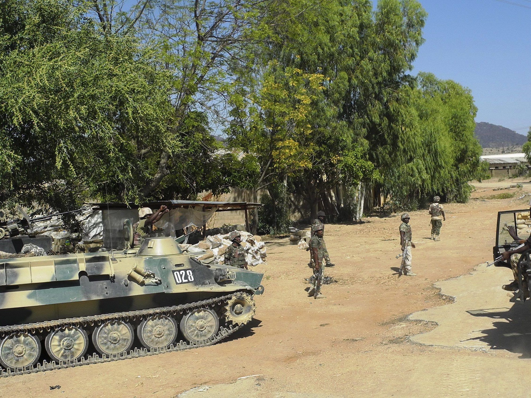 Erst am vergangenen Wochenende hatte Kameruns Armee einen Großangriff zurückgeschlagen. Erst am vergangenen Wochenende hatte Kameruns Armee einen Großangriff zurückgeschlagen.