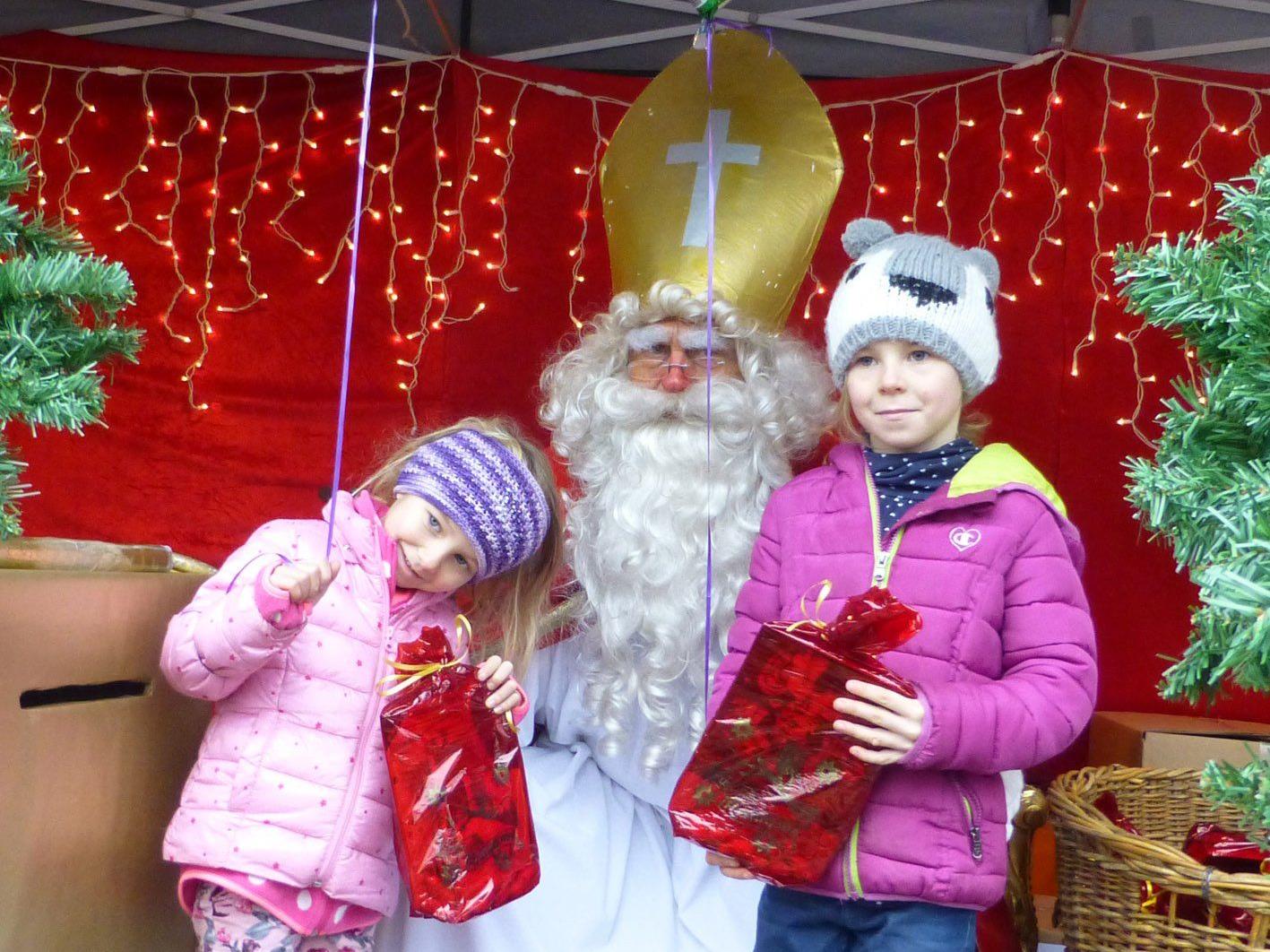 Beim Nikolaus konnten die Kinder Wunschbriefe ans Christkind abgeben.