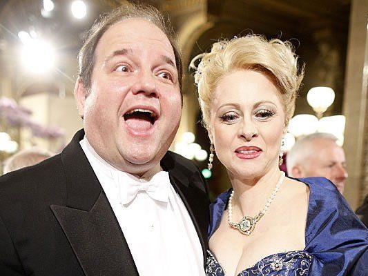 Gerald Pichowetz und seine Frau - hier gemeinsam am Opernball - wurden Opfer von Einbrechern
