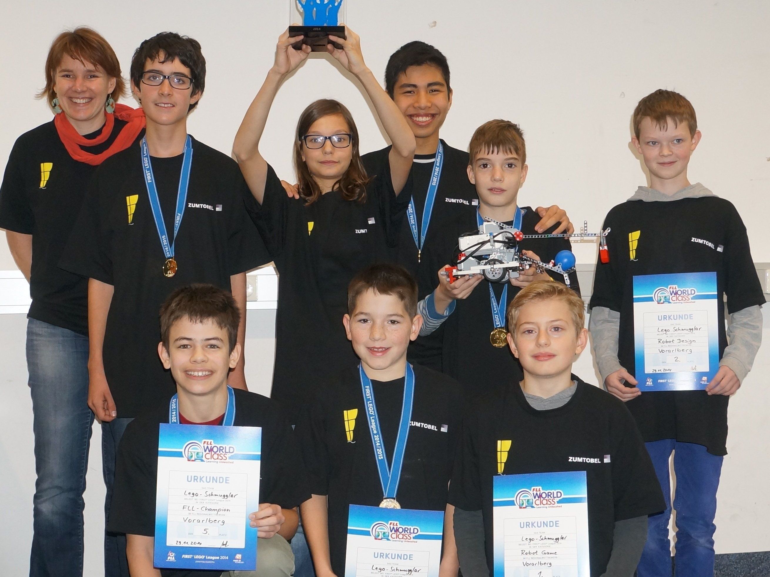 Daniela Kohler, Daniel Hiebler, Tim Gappmeier, Ribin Nguyen, Tobias Jäger, Tobias Ober (h. v. l.), Johannes Riedmann, Paul Hämmerle und Lukas Maderthaner (v. v. l.). Daniela Kohler, Daniel Hiebler, Tim Gappmeier, Ribin Nguyen, Tobias Jäger, Tobias Ober (h. v. l.), Johannes Riedmann, Paul Hämmerle und Lukas Maderthaner (v. v. l.).