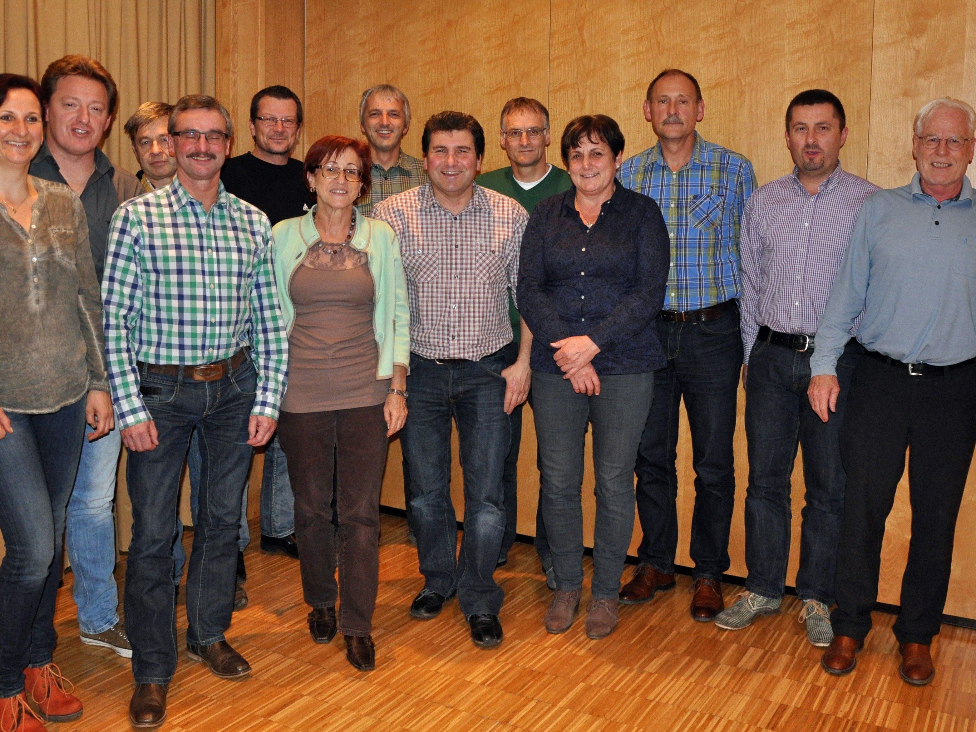 Der wiedergewählte Vorstand des Wintersportvereins. Der wiedergewählte Vorstand des Wintersportvereins.