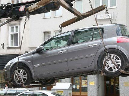 An den Adventwochenenden werden viele Falschparker abgeschleppt. An den Adventwochenenden werden viele Falschparker abgeschleppt.