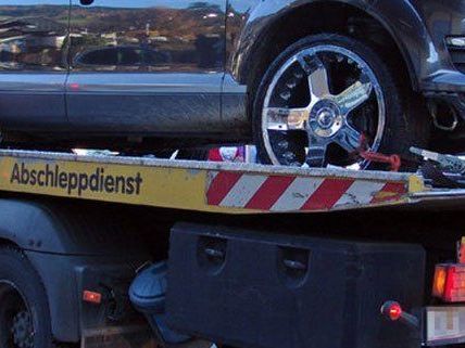 Der Abschleppdienst hatte an den Adventwochenenden alle Hände voll zu tun. Der Abschleppdienst hatte an den Adventwochenenden alle Hände voll zu tun.