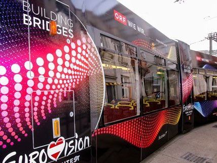 In Wien gibt es jetzt eine Song Contest Straßenbahn. In Wien gibt es jetzt eine Song Contest Straßenbahn.