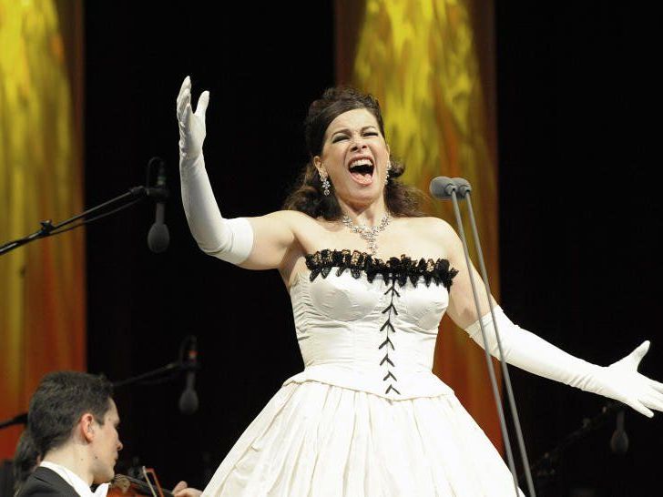 Die russische Opernsängering Natalia Ushakova u.a. singen bei "Christmas in Vienna". Die russische Opernsängering Natalia Ushakova u.a. singen bei "Christmas in Vienna".