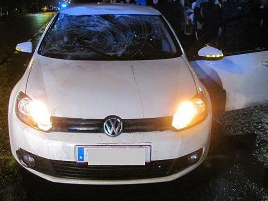 Mit diesem Wagen wurde der Polizist angefahren und schwer verletzt Mit diesem Wagen wurde der Polizist angefahren und schwer verletzt