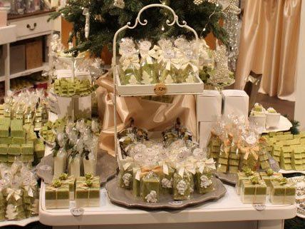 Im weihnachtlichen Pop-Up-Store gibt es viele Geschenkideen. Im weihnachtlichen Pop-Up-Store gibt es viele Geschenkideen.