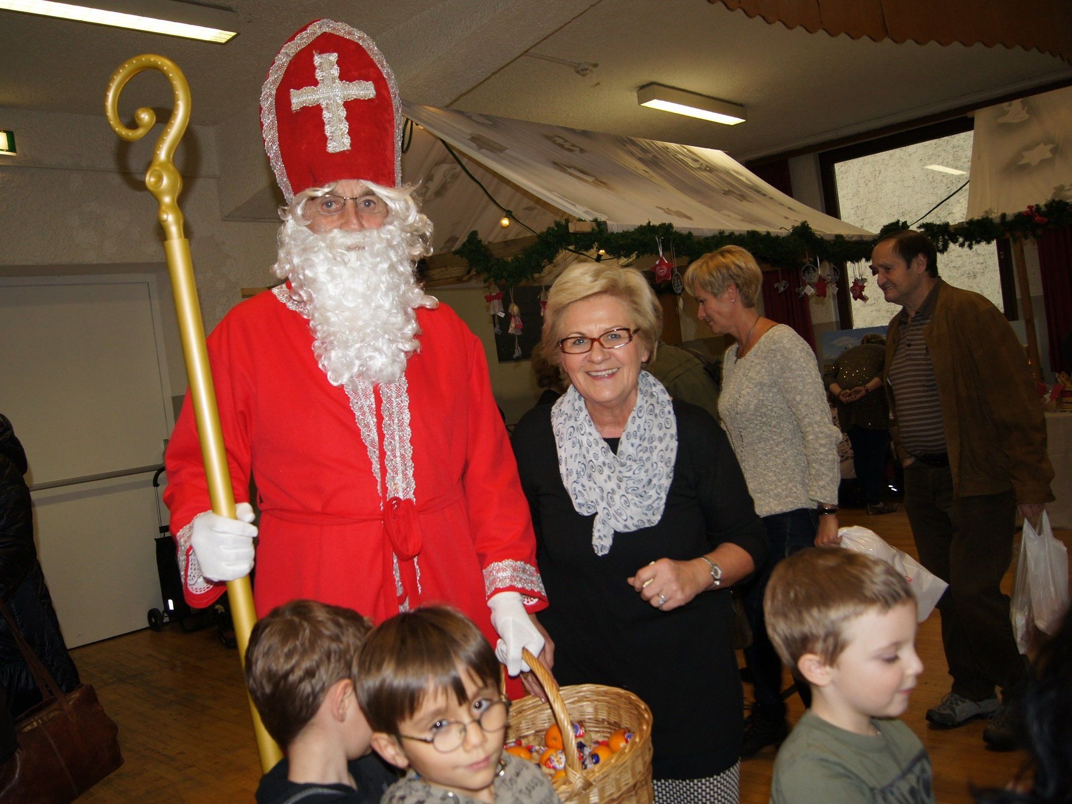 Die Obfrau der Freiheitlichen Frauen, Melly Grabher, freute sich über den regen Besuch am Nikolausmarkt. Die Obfrau der Freiheitlichen Frauen, Melly Grabher, freute sich über den regen Besuch am Nikolausmarkt.