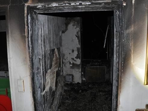 Wohnungsbrand in Hietzing: Bewohnerin in Lebensgefahr. Wohnungsbrand in Hietzing: Bewohnerin in Lebensgefahr.