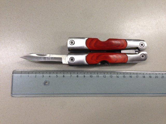 Ein alkoholisierter Patient bedrohte Rettungssanitäter mit diesem Messer.